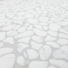 White Calacatta Pebble 10.6‘’x10.6'' Recycled Glass Floor And Wall Mosaic Tile